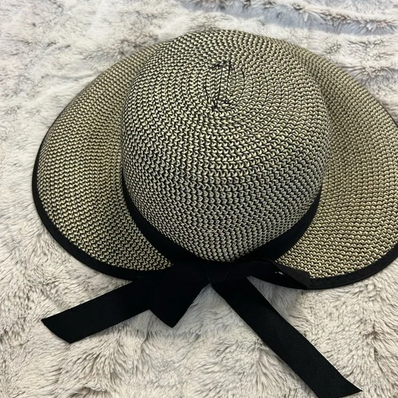 Woven sun hat - Picture 2 of 3